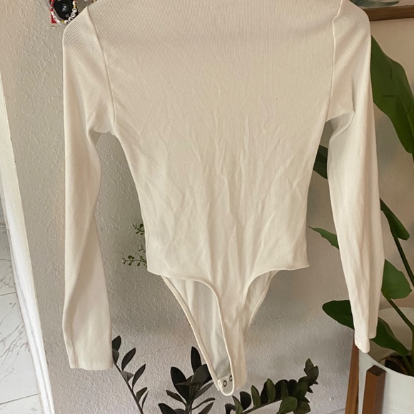 AMERICAN EAGLE OUTFITTERS - NWOT Henley Ribbed Bodysuit - Picture 5 of 7